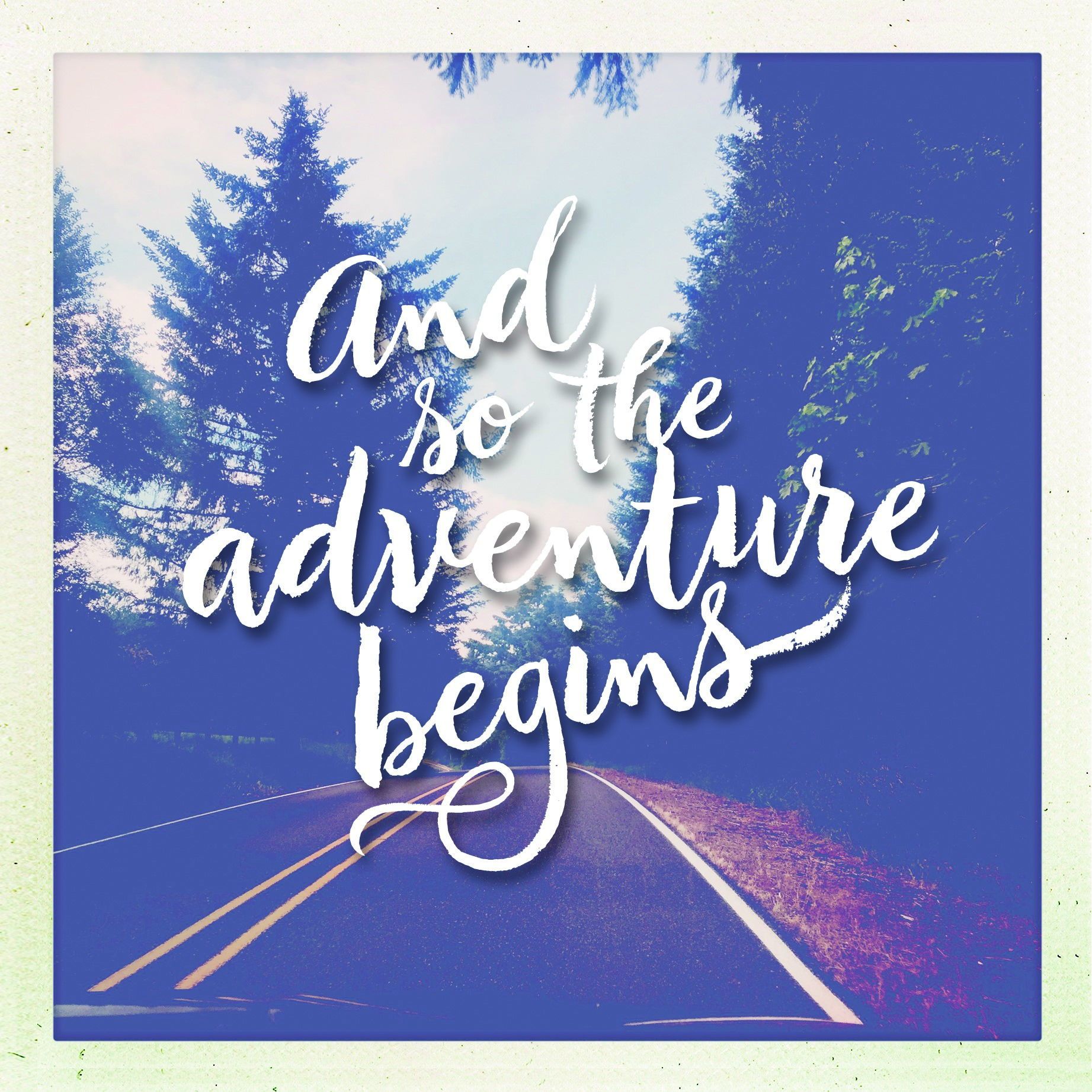 Hallmark Kaart | Fijne reis | Reizen kaart met de tekst and so the adventure begins